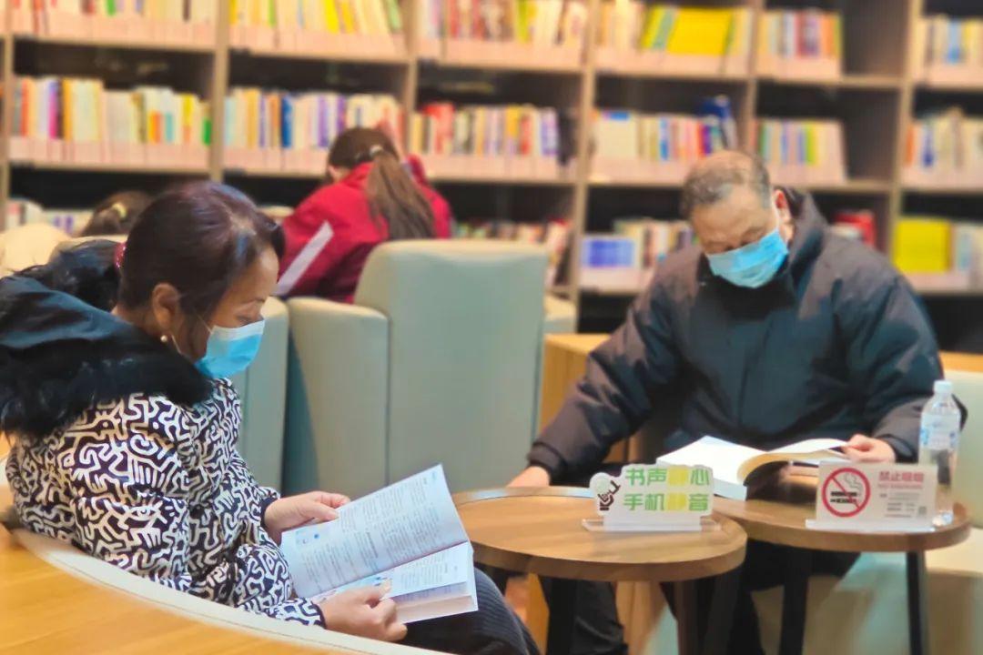 來偒傣書房讀萬卷書,品味屬于金匯的詩和遠(yuǎn)方→