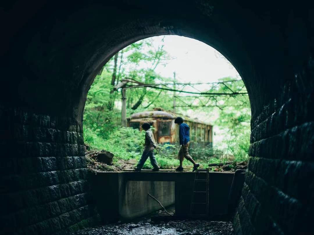 《怪物》:一半是寫(xiě)實(shí),一半是流行