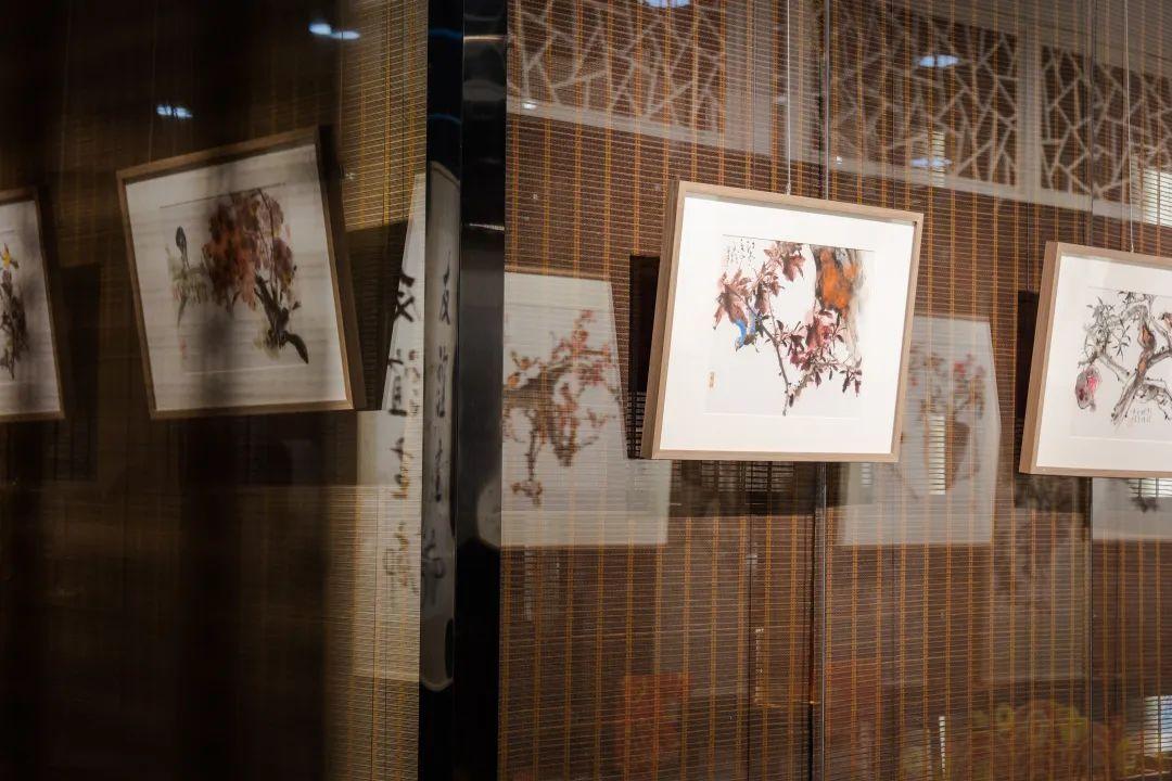 欣欣向“龍”,商店里的傳統(tǒng)藝術(shù)“中國(guó)年”,海派畫家迎春小品展“妙羽佳畫”在上海友誼商店開幕