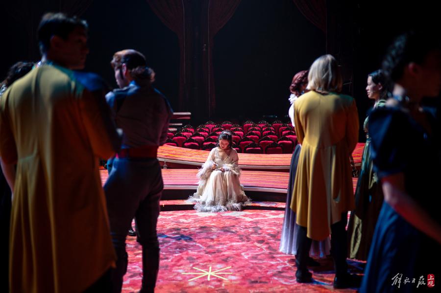 “大彗星”降落前灘,華美視聽語言打造“中國的百老匯”作品