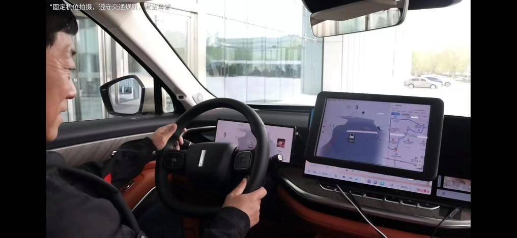 魏建軍直播測試無圖全場景NOA 行駛順暢堪比老司機