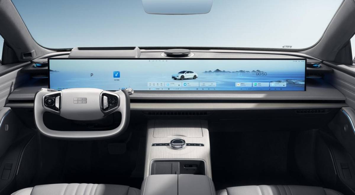 吉利銀河E8兩驅(qū)龍騰版+四驅(qū)龍騰版正式發(fā)布 售價16.58萬起