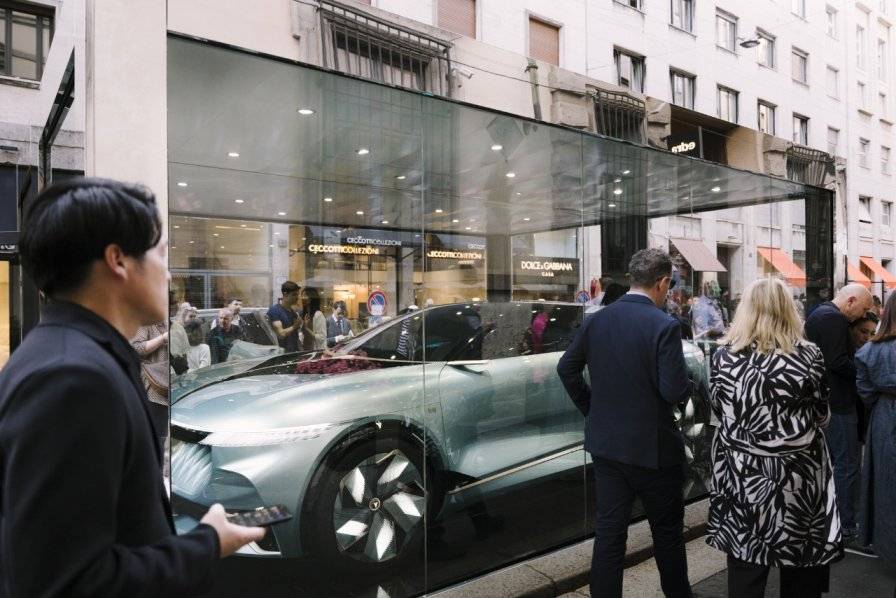 攜手Natuzzi打造跨界合作新典范 嵐圖汽車意大利發(fā)布