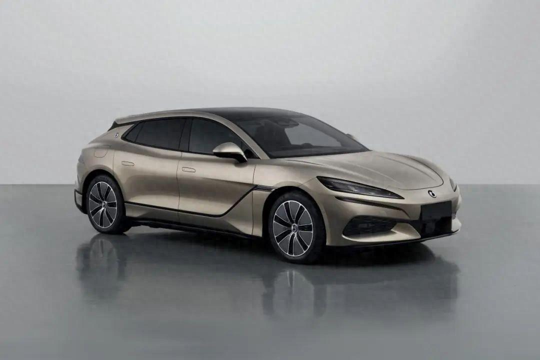 又一波重磅新車曝光,國產豪華轎跑、家用六座SUV全都有!