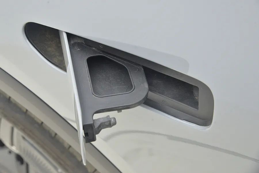 奔馳EQE SUV:30萬買個電動大奔馳,還要啥新勢力?