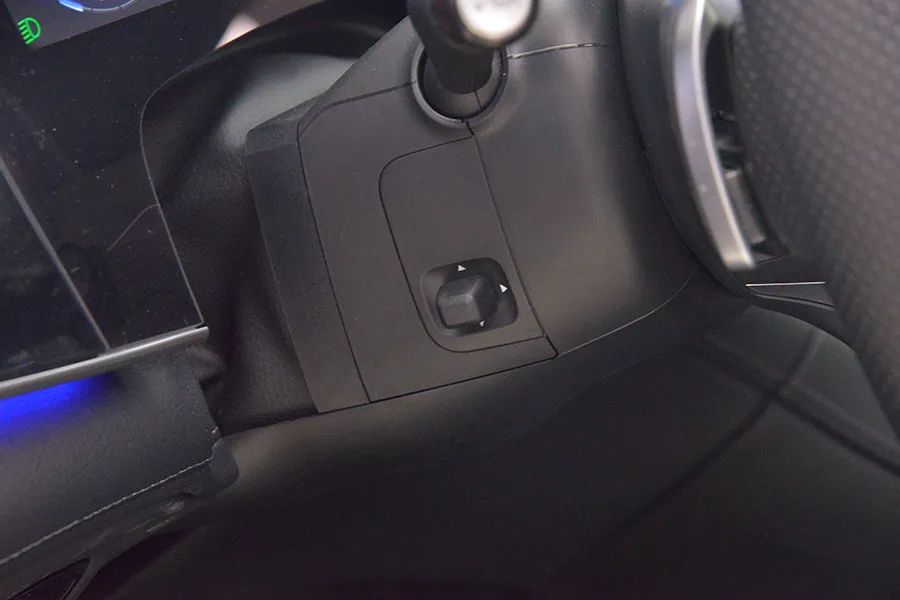 奔馳EQE SUV:30萬買個電動大奔馳,還要啥新勢力?