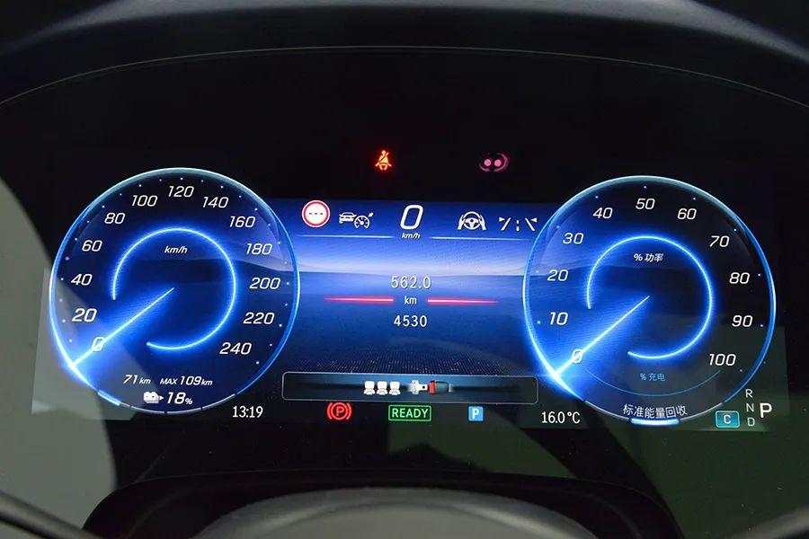 奔馳EQE SUV:30萬買個電動大奔馳,還要啥新勢力?