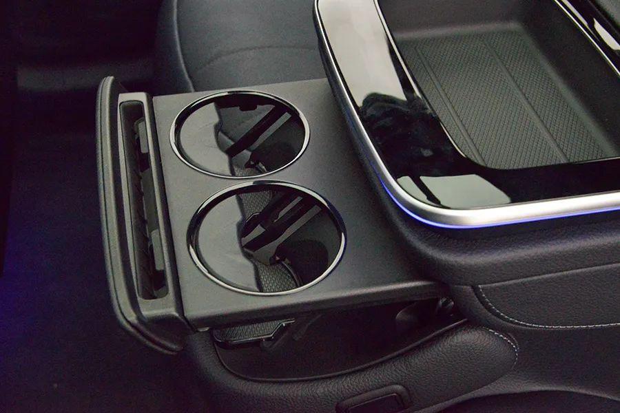 奔馳EQE SUV:30萬買個電動大奔馳,還要啥新勢力?