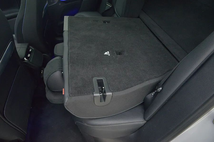 奔馳EQE SUV:30萬買個電動大奔馳,還要啥新勢力?