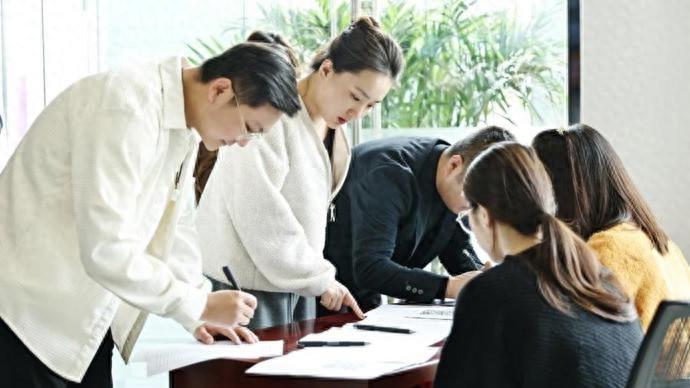 多多跨境,讓外國人也穿上常熟“新中式”