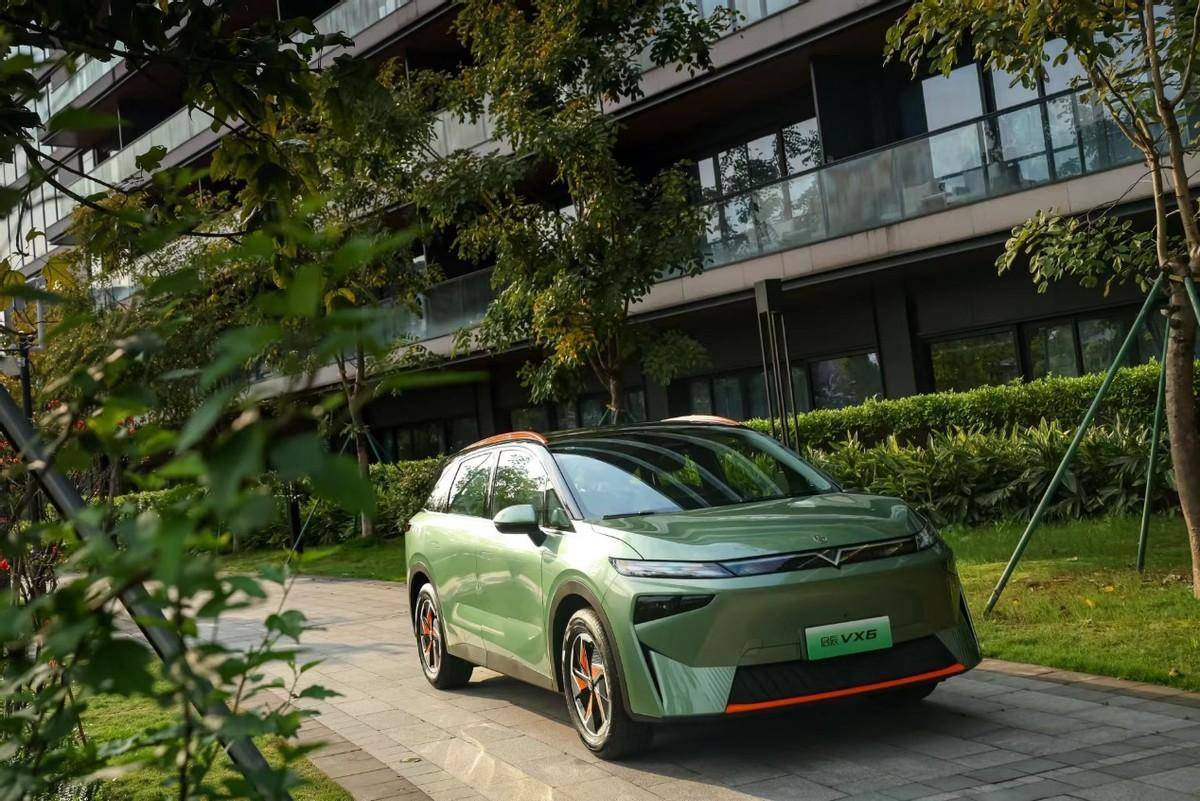 “百變大床”再進階!快樂權益價12.89萬元起,啟辰VX6煥新登場