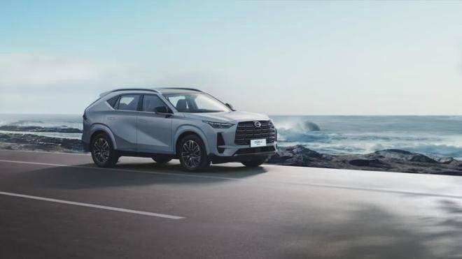 全景天幕+AVDC影子車手,適合工薪階層,10萬元級SUV傳祺GS4 MAX