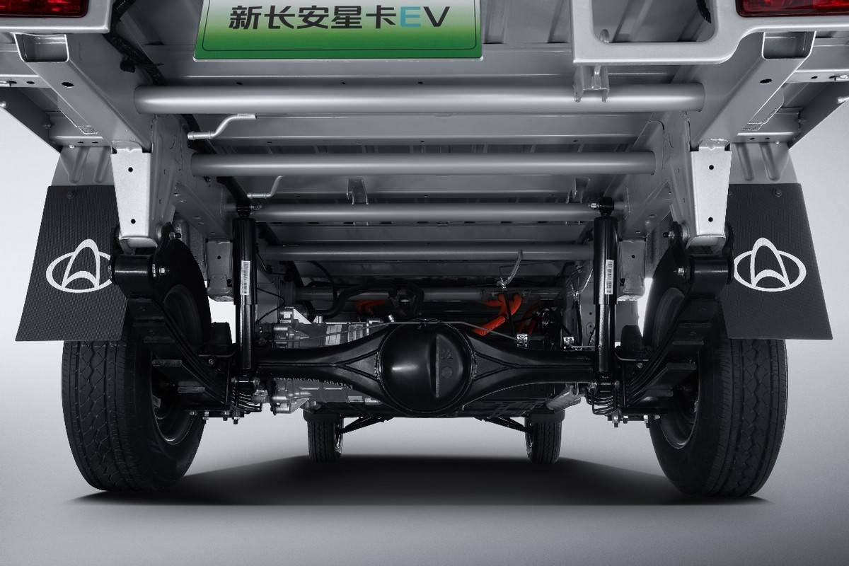 三電可靠、裝載超強、體驗舒適,新長安星卡EV上市