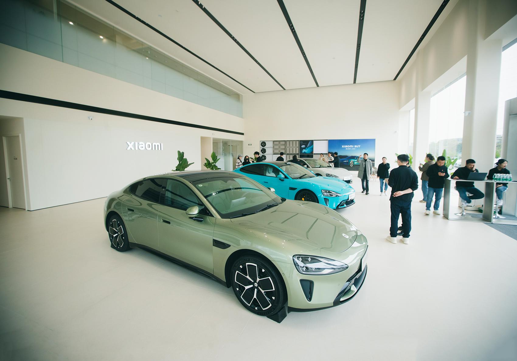 特斯拉全線降價1.4萬,如何應對?雷軍:特斯拉也是友商,我非常佩服馬斯克