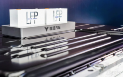 哪吒L 12.99萬起,綜合續航超1300km,15萬級增程市場競爭加劇