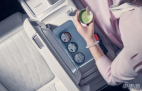 哪吒L 12.99萬起,綜合續航超1300km,15萬級增程市場競爭加劇