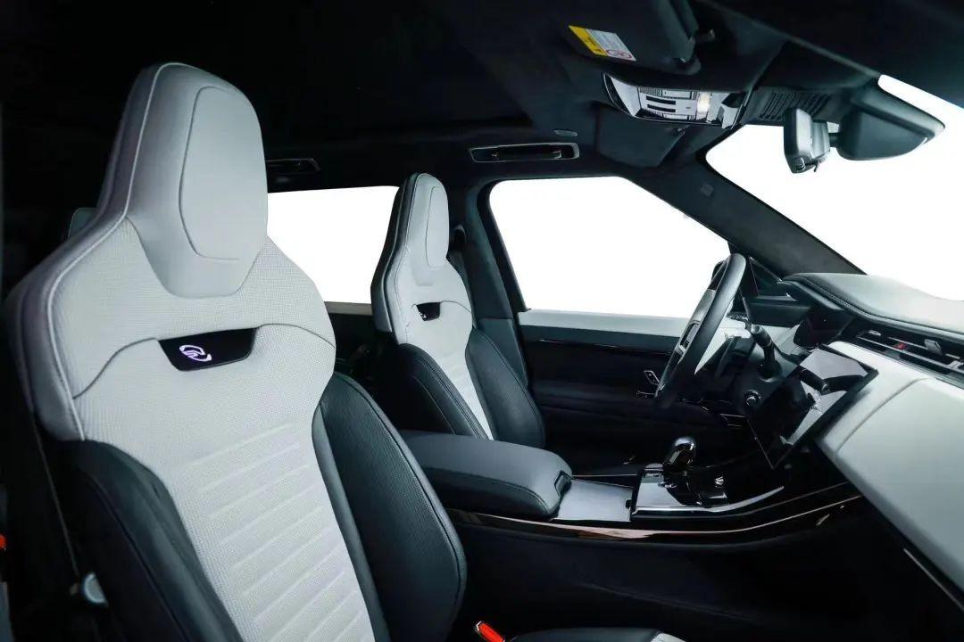 左手專屬定制,右手中國限定,捷豹路虎把握豪華脈搏