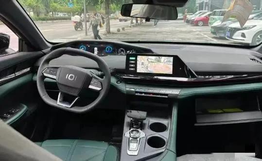 無(wú)框車門(mén)下放15萬(wàn)!長(zhǎng)安瘋了?新能源價(jià)格戰(zhàn)終結(jié)者!