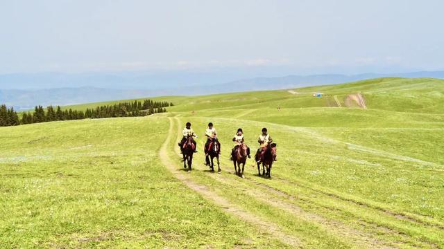 賽程第三日:云端草原上的耐力之戰(zhàn) 溫情與榮耀同框