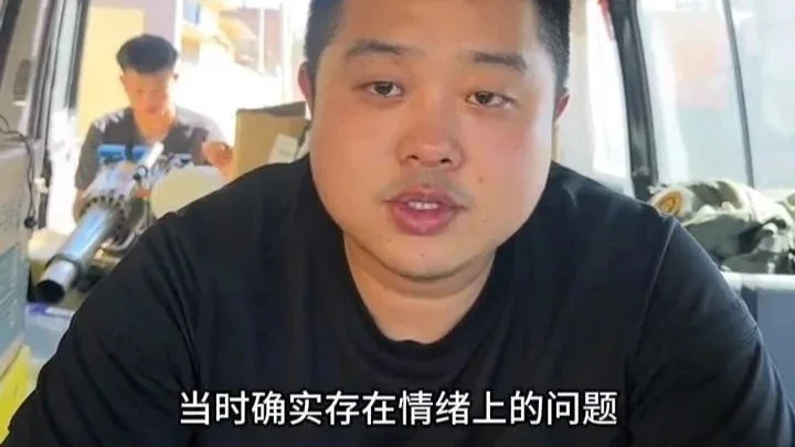 8月18日,擁有超700萬粉絲的汽車博主“張教官的有趣人生”發布視頻,就之前對長城汽車旗下魏牌的指責和質疑公開道歉 不見魏建軍了?網紅張教官道歉!