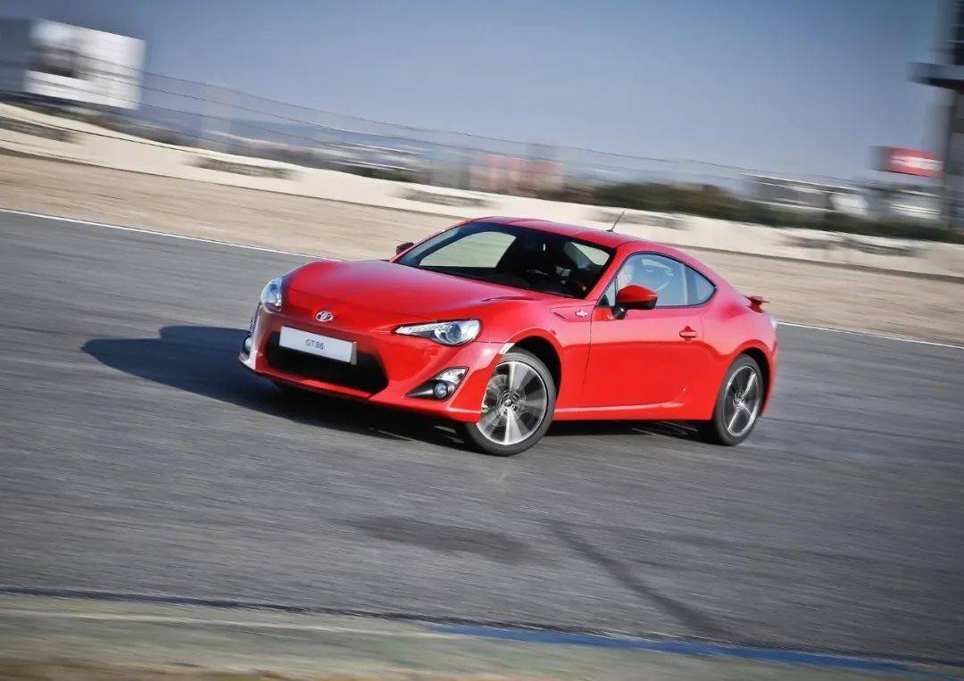 為什么豐田86,會讓你有開快車的沖動?