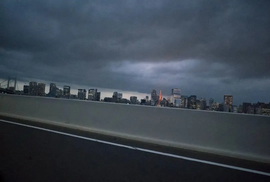 一臺卡片機賣9000塊,理光的草船借了富士的箭