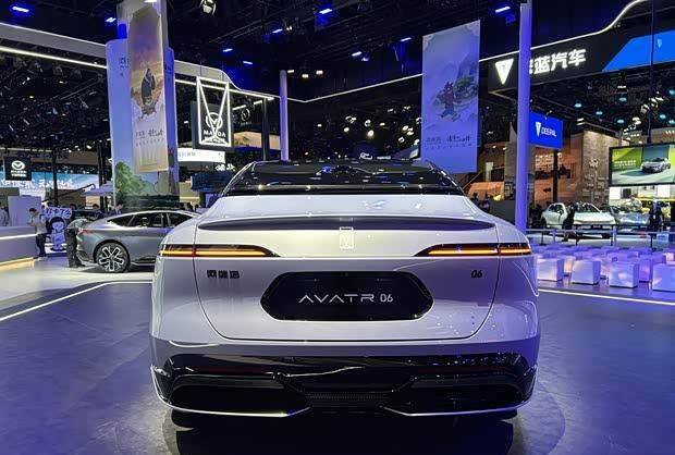 2025成都車展:阿維塔06增程版上市 45度大電池 售價19.49萬起