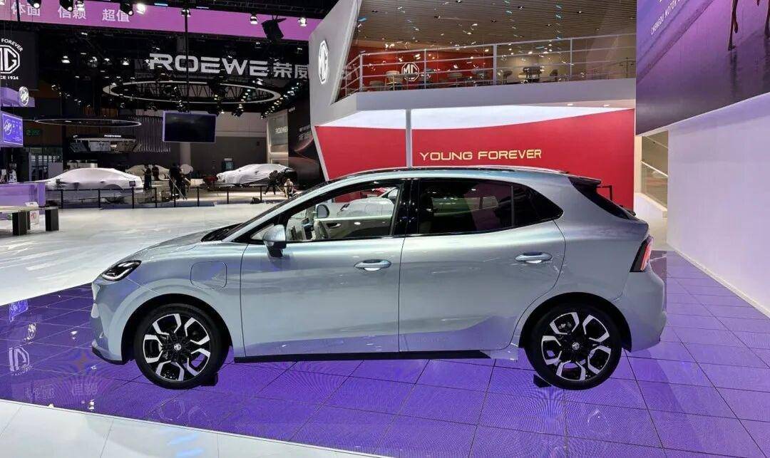 全新MG4成都車展實拍:全球首搭半固態電池!還買什么飛度?