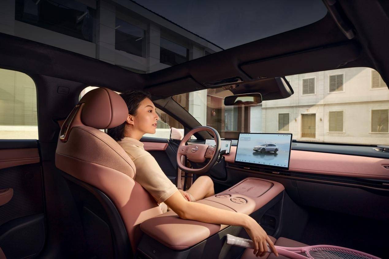 從“玫瑰摩卡新內(nèi)飾”,見證東風(fēng)日產(chǎn)N7為何受女性偏愛