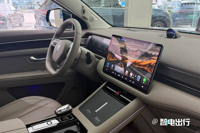 問界確認:全新M7后天開訂!老款優(yōu)惠不小,怎么選?