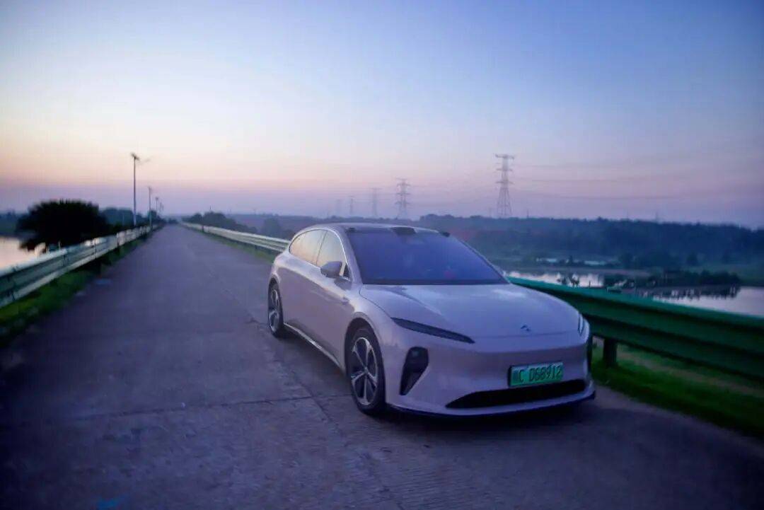 從智能化、電動化席卷汽車行業的那一刻起,智能輔助駕駛就成為一把最鋒利的匕首,刺向傳統車企的最深處