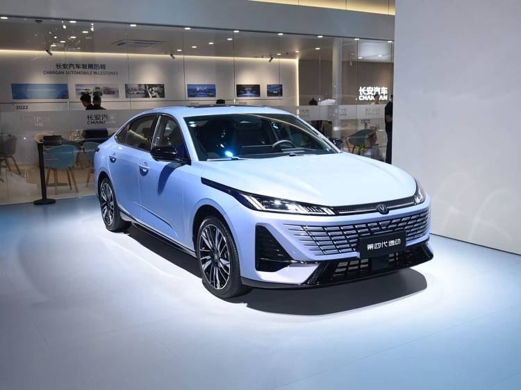 4款明星級燃油家轎換新!包括日產天籟、新一代速騰L、第四代逸動、全新帝豪等