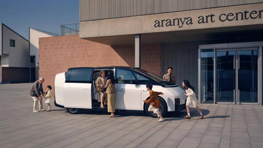 理想MEGA默默拿雙冠,量變背后是質變嗎?