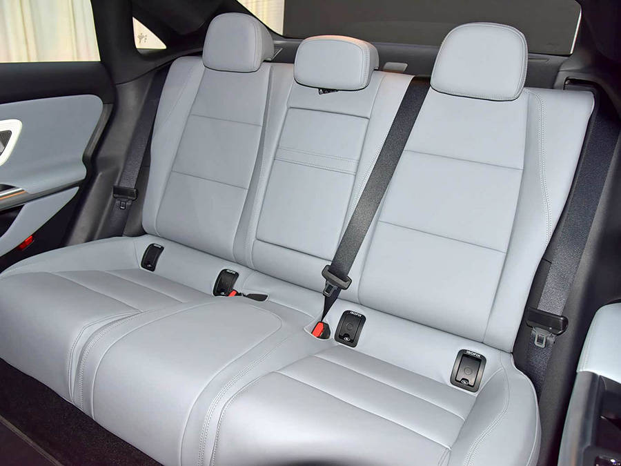 全新奔馳CLA純電版正式下線 800V高壓架構打造/秋季上市