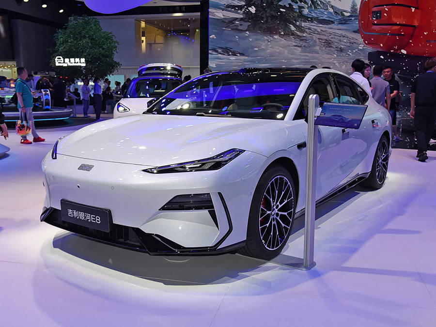 吉利銀河E8長續航車型上市 售價16.18萬起/610km續航