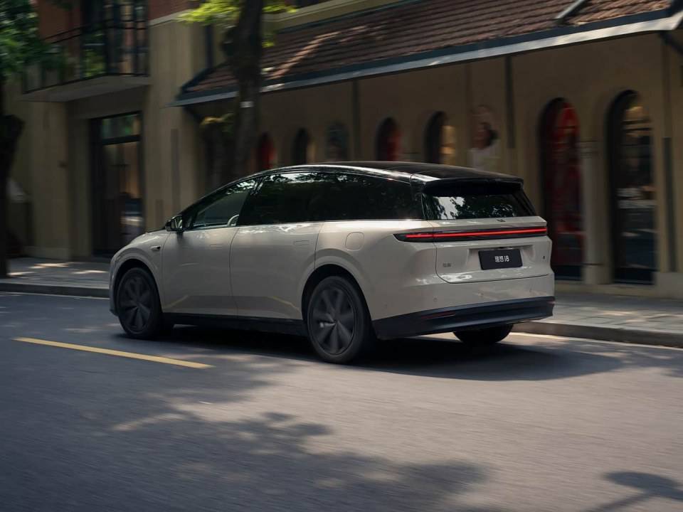 充電速度堪比加油,電動(dòng)車馬上“無(wú)敵”了?大城市車主怕笑不出來(lái)