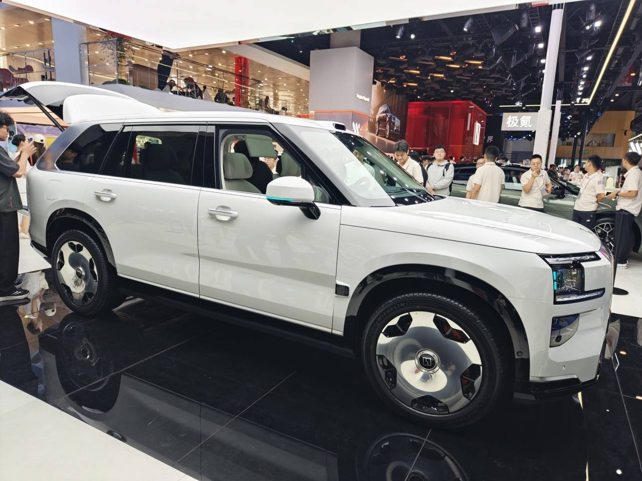 高烈度上市營(yíng)銷戰(zhàn)將從9月15日打響!新車超25款,誰(shuí)能跑贏決戰(zhàn)?