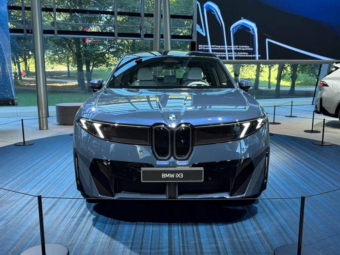 寶馬換新標(biāo),全新寶馬iX3首搭,有圖有真相!你能看出區(qū)別嗎?