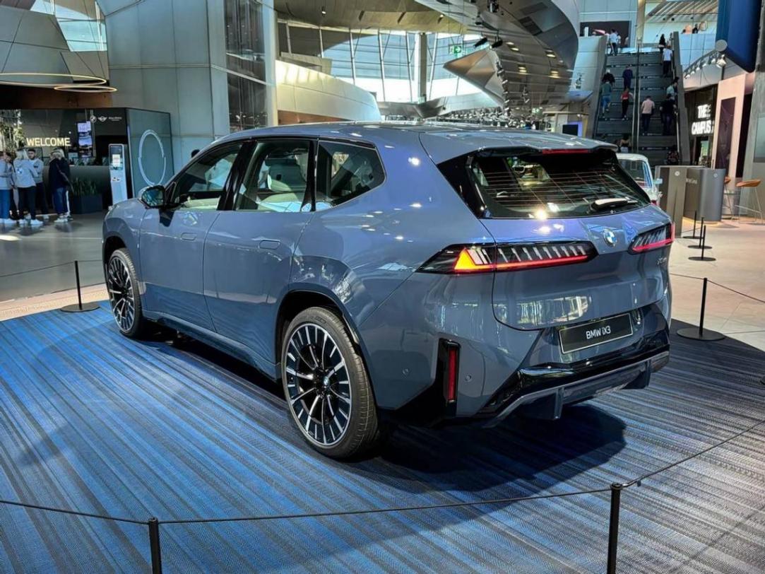 寶馬換新標(biāo),全新寶馬iX3首搭,有圖有真相!你能看出區(qū)別嗎?