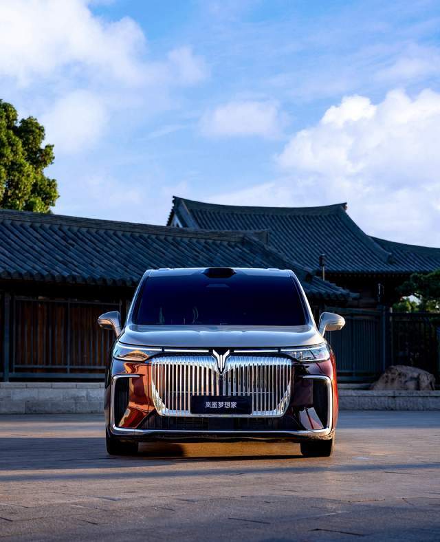 定位智能超混MPV!2026款嵐圖夢想家純電續航350公里,起步即頂級