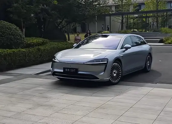 余承東:很多人反對(duì)造旅行車 但我堅(jiān)持要做 余承東:很多人反對(duì)造旅行車 但我堅(jiān)持要做