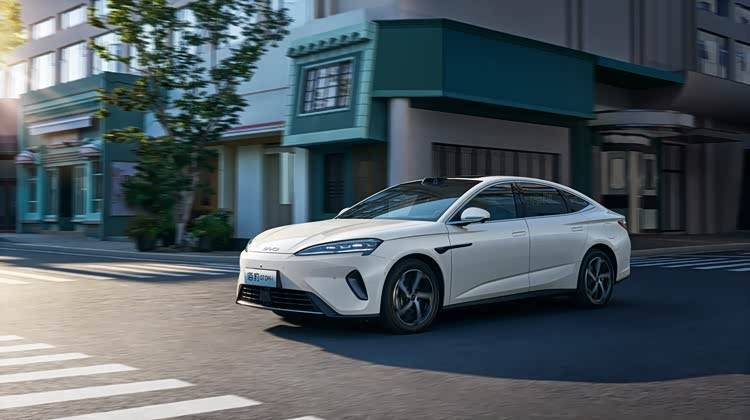 2026款海豹07DM-i上市,14.98萬起實現(xiàn)”入門即滿配“