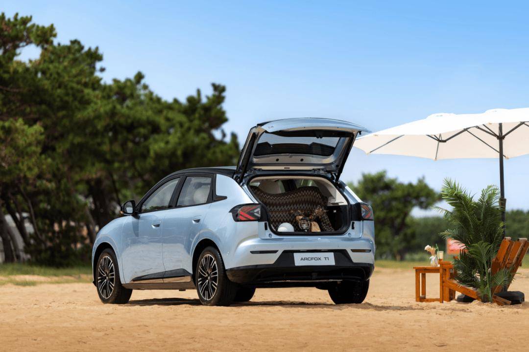 6.28萬起正式上市,“超值精品”極狐T1開創長軸距小車新格局