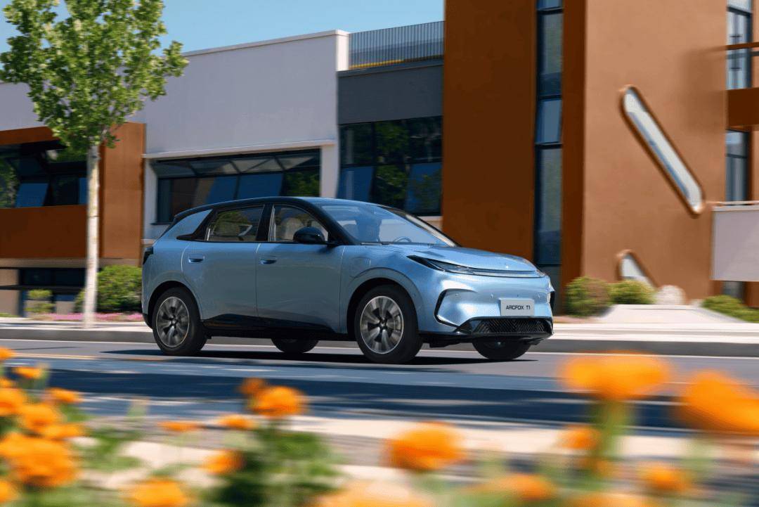 6.28萬起正式上市,“超值精品”極狐T1開創長軸距小車新格局