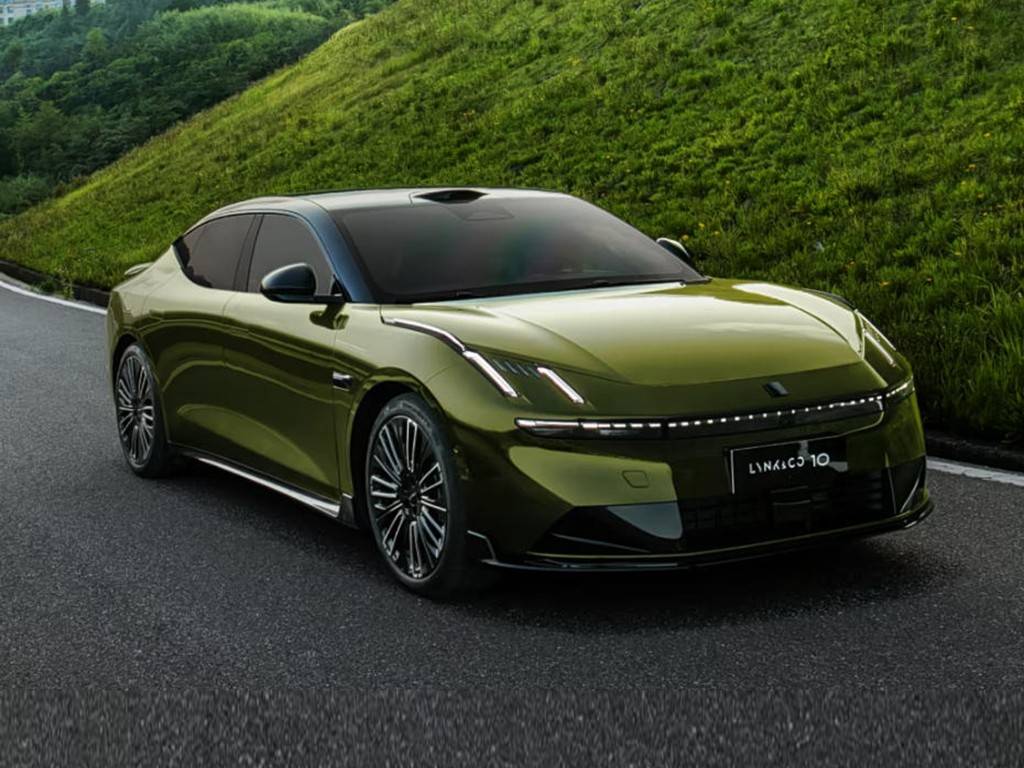 想買中大型車的注意!昊鉑A800要來了,配乾崑智駕、鴻蒙座艙