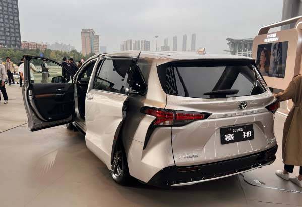 沒冰箱也很多人買?2026 款賽那 26.98 萬起,到底升級了啥