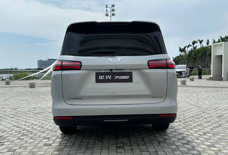 宜家宜商,不容錯過的剛需7座車,五菱星光730解析