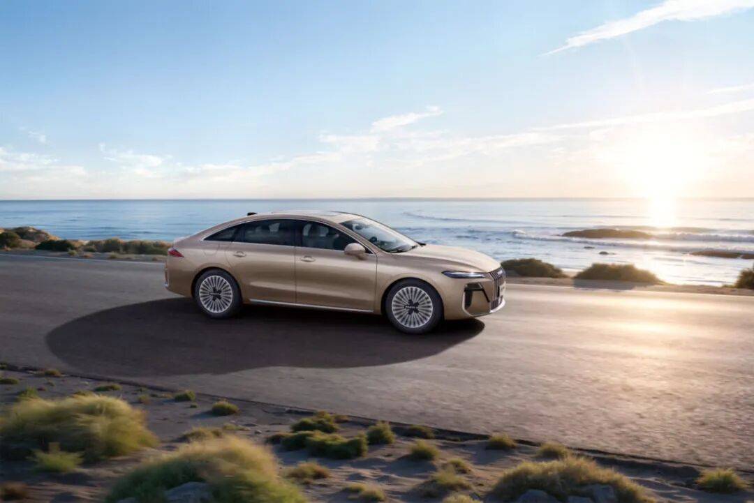 榮威M7 DMH,讓混動(dòng)家轎從“將就”變成“講究”