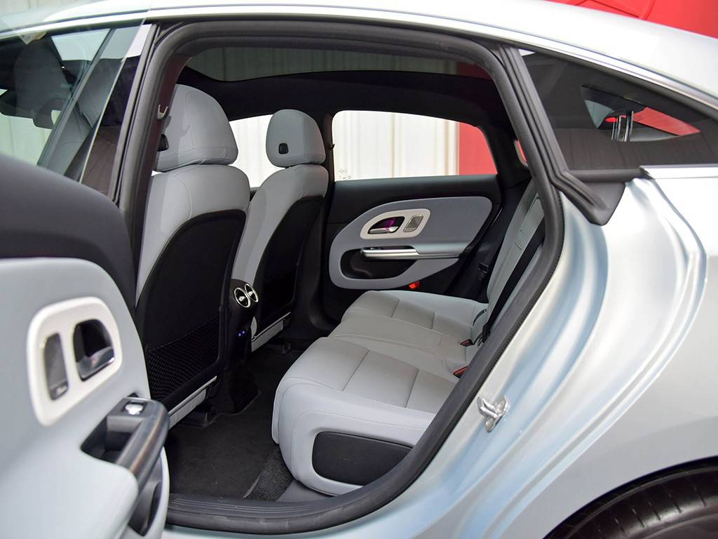 奔馳還是不懂國人!全新純電CLA預售要賣25.9萬起,誰會買?