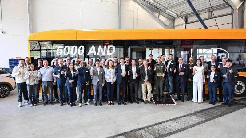 比亞迪發布e-Bus平臺3.0 開啟電動客車“千伏時代” 全面詮釋“電比油強”!